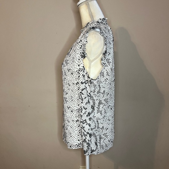 ⭐️🌹J. Crew Sleeveless Snake Print Top - Picture 3 of 8